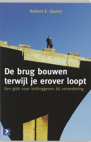 Afbeelding van De brug bouwen terwijl je erover loopt