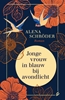 Afbeelding van Jonge vrouw in blauw bij avondlicht