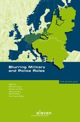 Afbeeldingen van Het groene gras Blurring Military and Police Roles