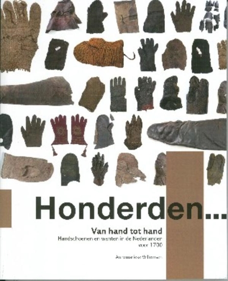 Afbeelding van Honderden... Van hand tot hand