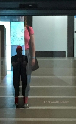 Afbeeldingen van TheParallelShow