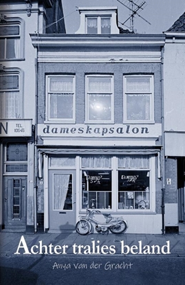 Afbeeldingen van Achter tralies beland