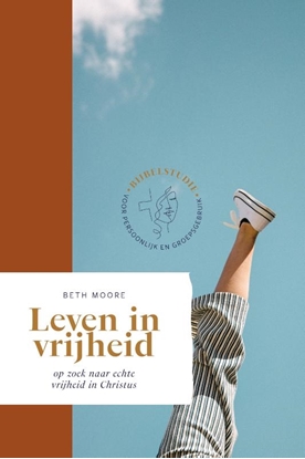 Afbeeldingen van BETH MOORE BIJBELSTUDIES LEVEN IN VRIJHEID