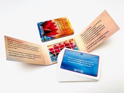 Afbeeldingen van De kracht van aandacht - Kaarten met vragen en teksten ter overdenking