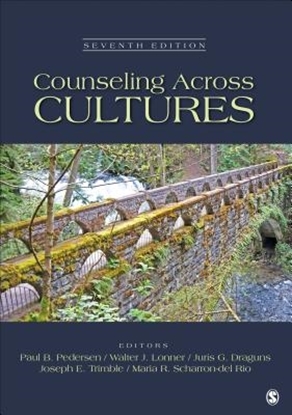 Afbeeldingen van Counseling Across Cultures