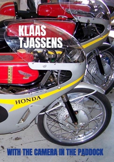 Afbeelding van With the camera in the paddock