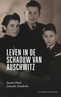 Afbeeldingen van Leven in de schaduw van Auschwitz