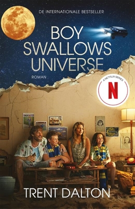 Afbeeldingen van Boy Swallows Universe