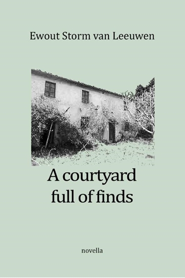 Afbeelding van A courtyard full of finds
