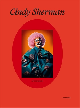 Afbeeldingen van Cindy Sherman – Anti-Fashion