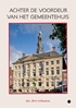 Afbeelding van Achter de voordeur van het gemeentehuis