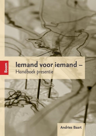 Afbeelding van Iemand voor iemand - Handboek presentie