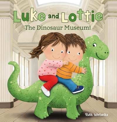 Afbeeldingen van Luke and Lottie. The Dinosaur Museum!