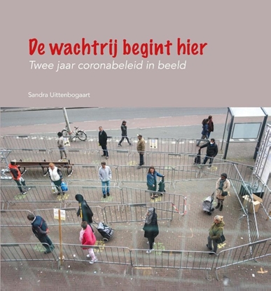 Afbeeldingen van De wachtrij begint hier