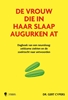 Afbeelding van De vrouw die in haar slaap augurken at