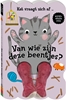 Afbeelding van Kat vraagt zich af…Van wie zijn deze beentjes