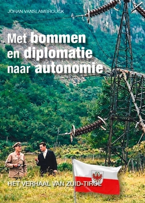 Afbeeldingen van Met bommen en diplomatie naar autonomie