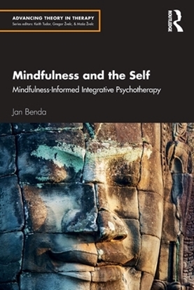 Afbeeldingen van Advancing Theory in Therapy Mindfulness and the Self