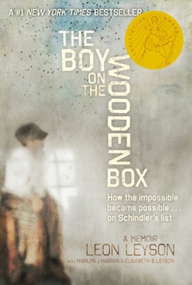 Afbeeldingen van Leyson, L: Boy on the Wooden Box